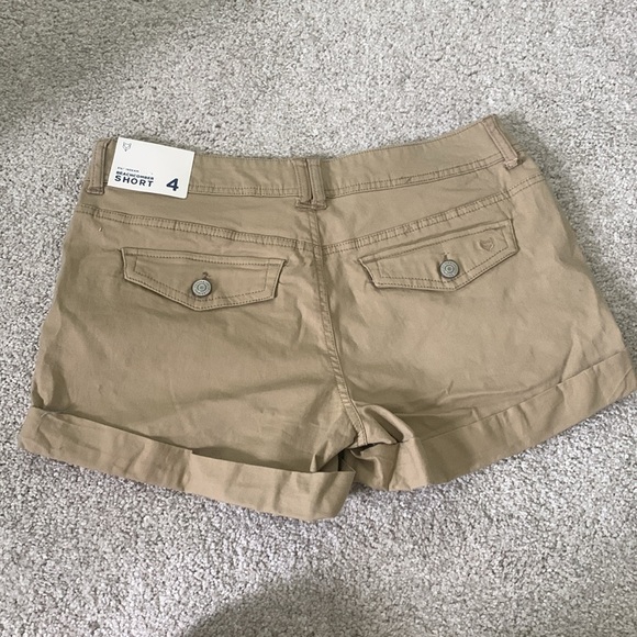 Prince & Fox Women’s khaki shorts size 4 - Picture 2 of 5